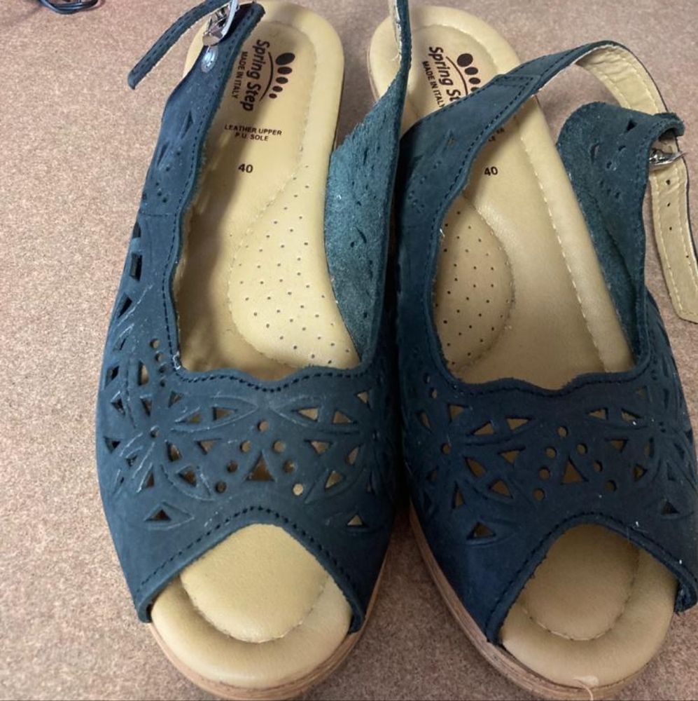Womens sandals